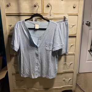 DONATING ON 11/18 | Secret Treasures pajama set